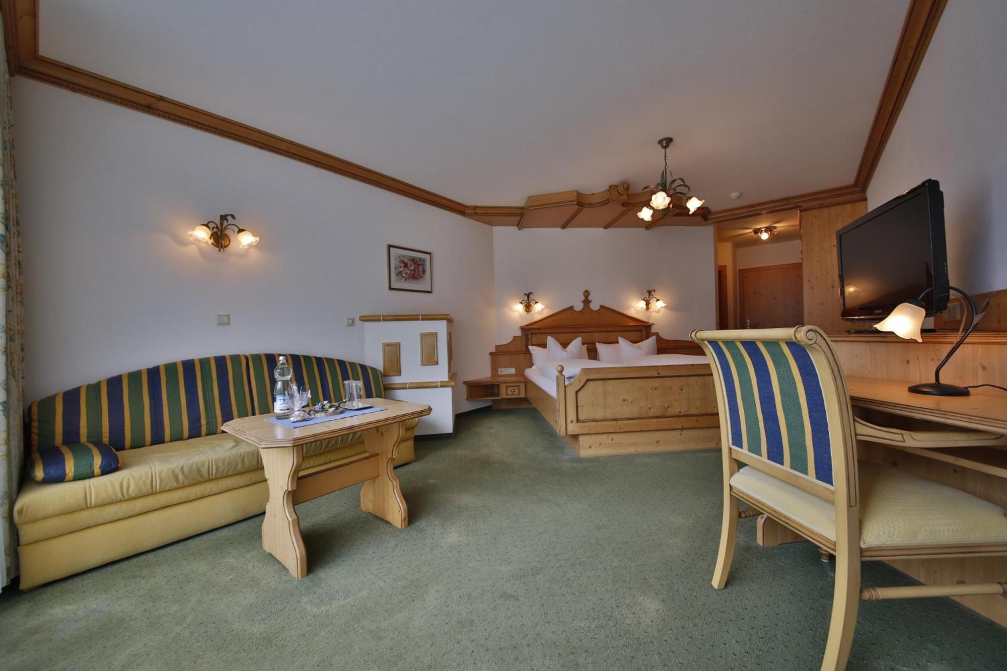 Romantik Resort & Spa Der Laterndl Hof Haldensee Rum bild